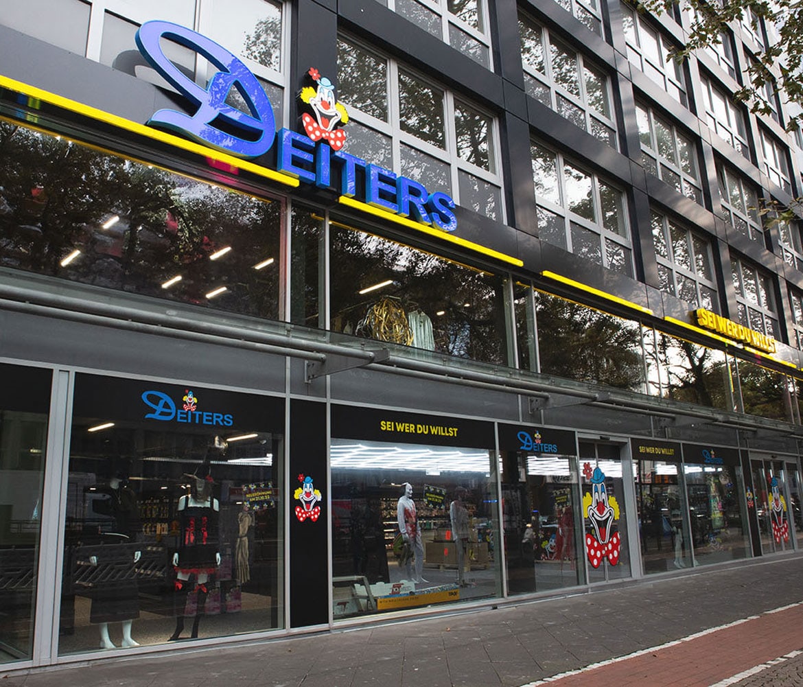 Deiters KostÃ¼mladen in kÃ¶ln am Hohenstaufenring Aussenansicht