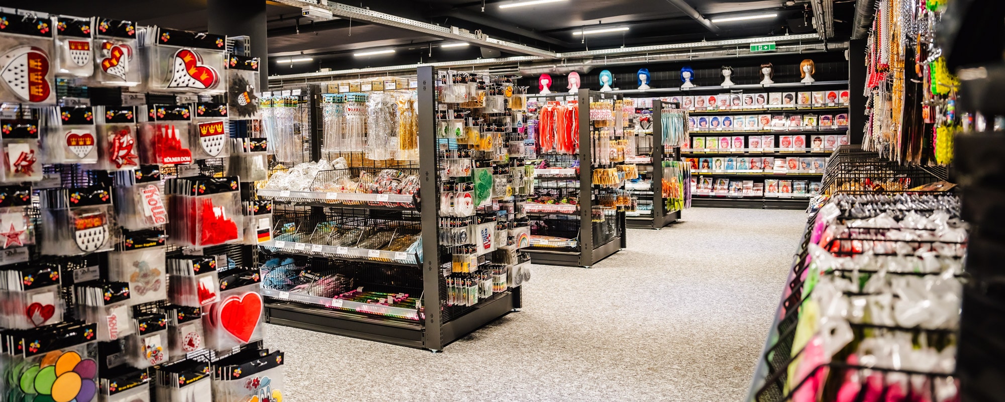 Deiters KostÃ¼mladen in KÃ¶ln Hohenstaufenring Innenansicht Accessoires