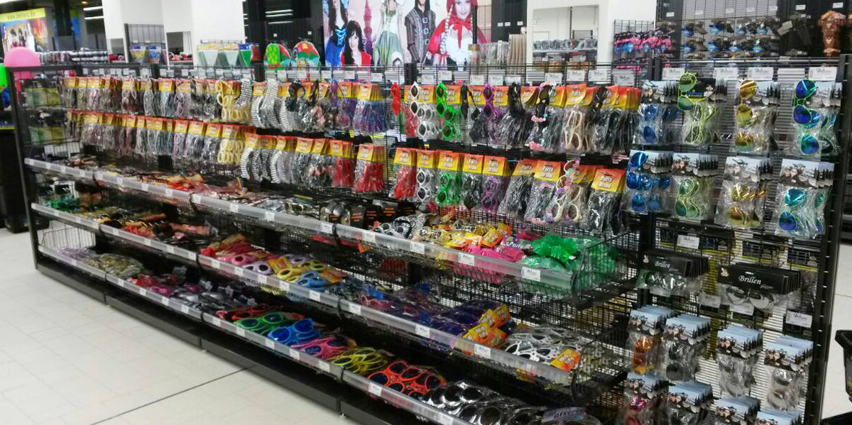 Deiters KostÃ¼mgeschÃ¤ft in Berlin Innenansicht Accessoires