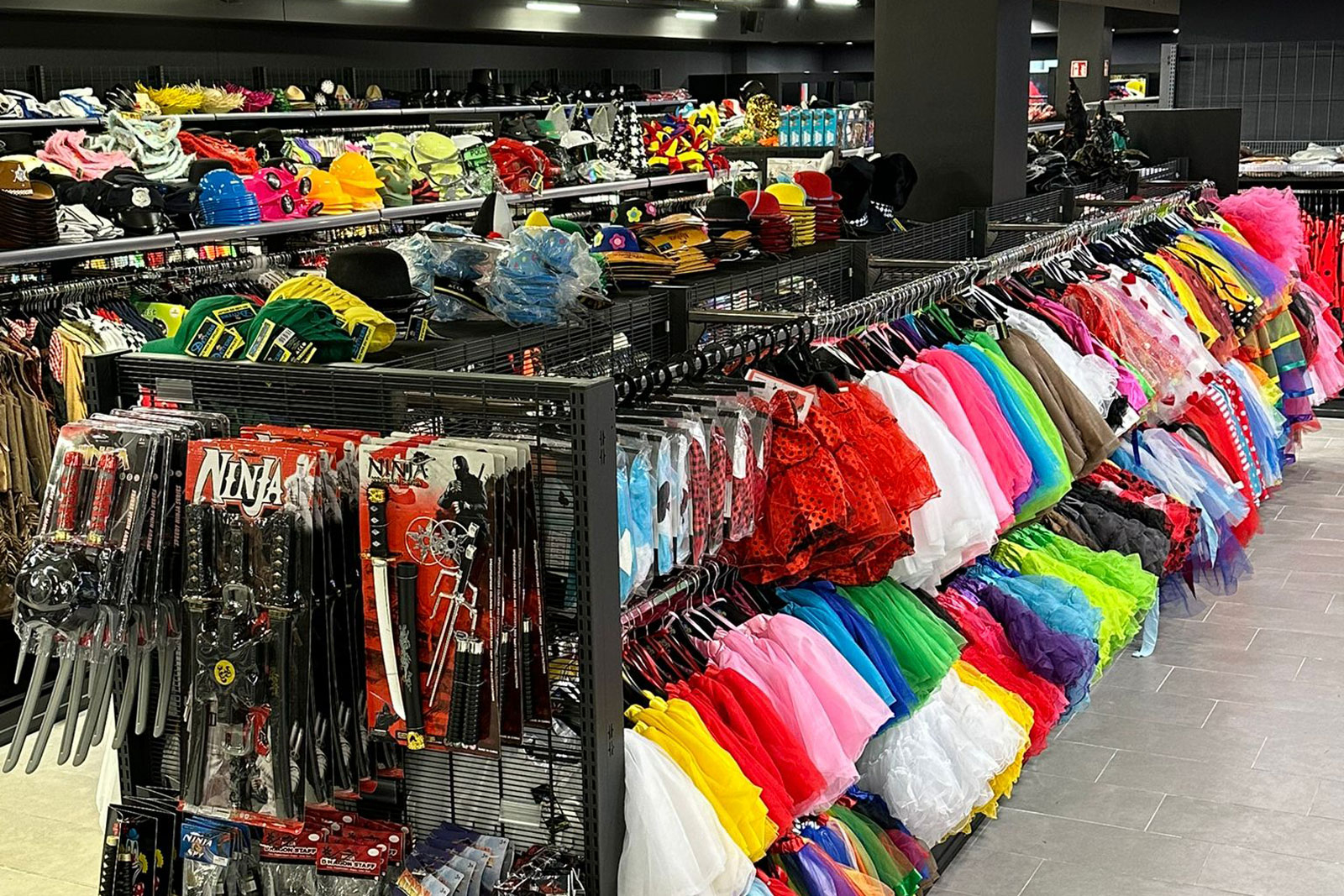Deiters KostÃ¼mladen in Dresden KostÃ¼me & Accessoires